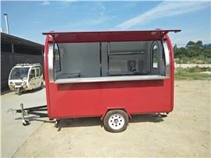 Tráiler de catering en la calle